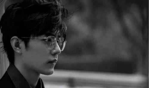 娱乐吃瓜顶级流量小生,揭秘顶级流量小生的吃瓜传奇 第2张 娱乐吃瓜顶级流量小生,揭秘顶级流量小生的吃瓜传奇 第2张